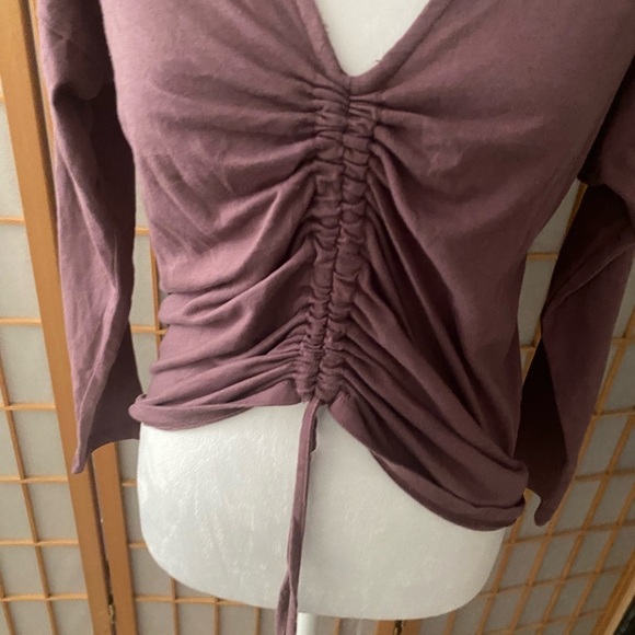 American Original Rewash ruched Purple Top V-neck Wear 2 Ways Size Small - Picture 4 of 8